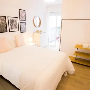 Rentalsevilla Elegante Y Luminoso En Triana Apartamento Sevilla